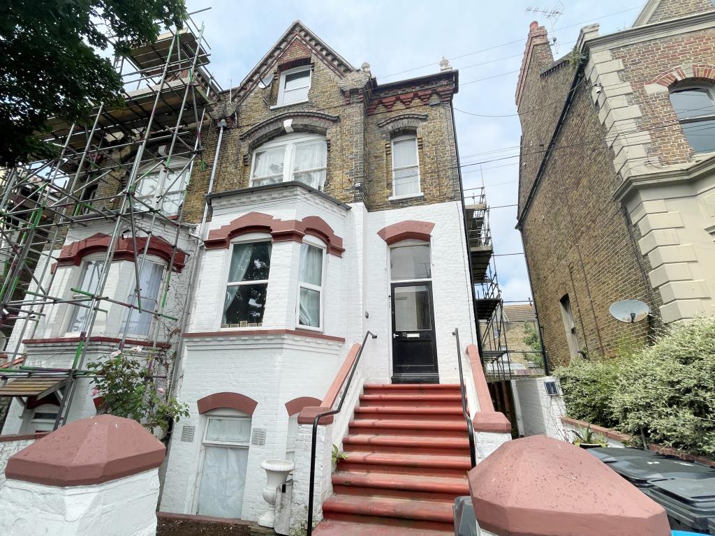 Lot: 158 - VACANT FLAT FOR IMPROVEMENT - Four storey semi-detached building